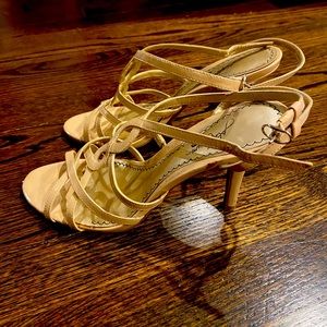 Cream sandals with heel